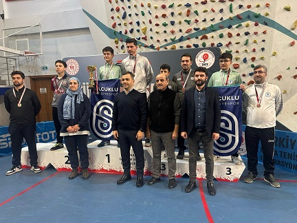 YALOVA BELEDİYESPOR’DAN MASA TENİSİNDE ÇİFTE GURUR
